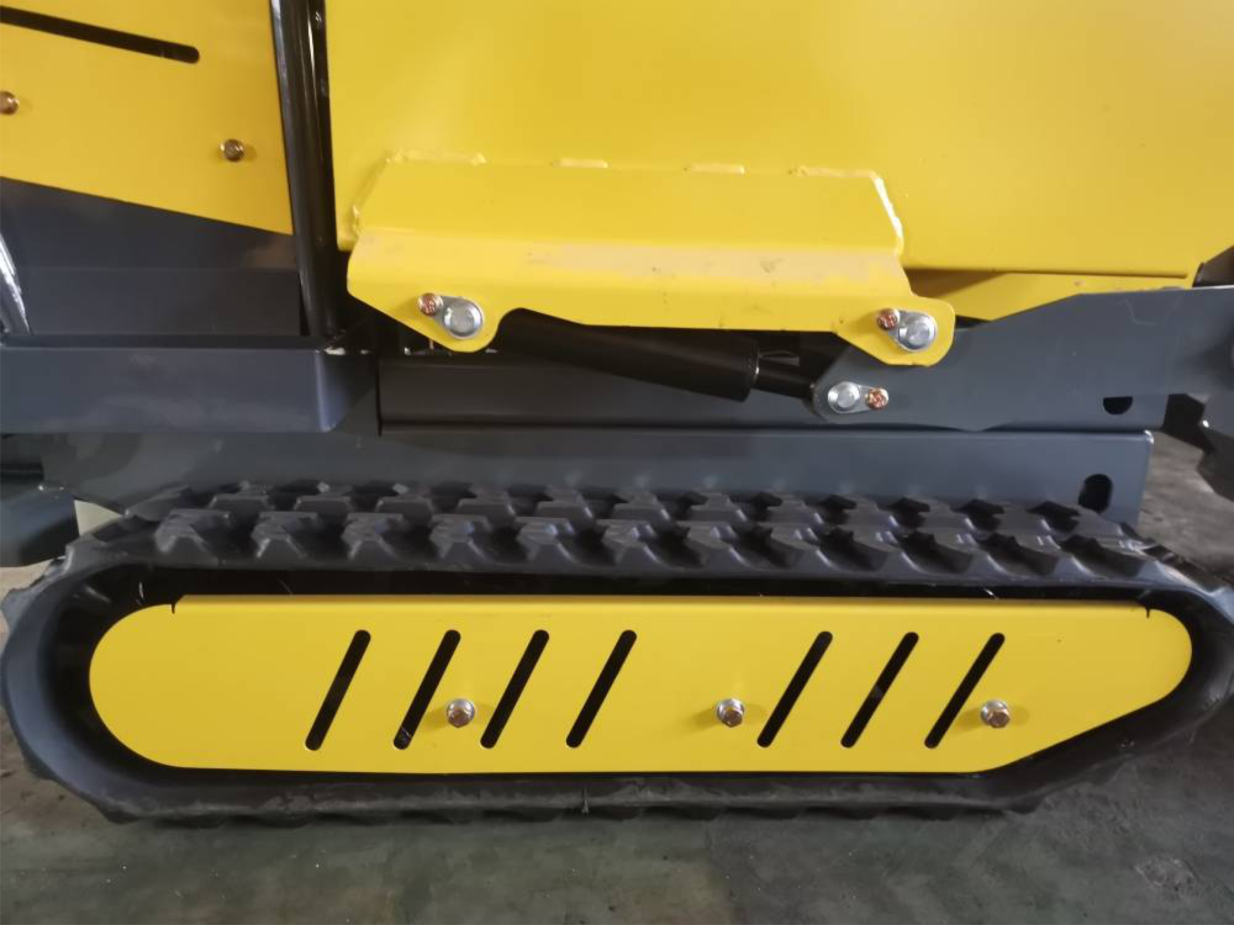 minidumper-r-novy-model-gumove-pasy
